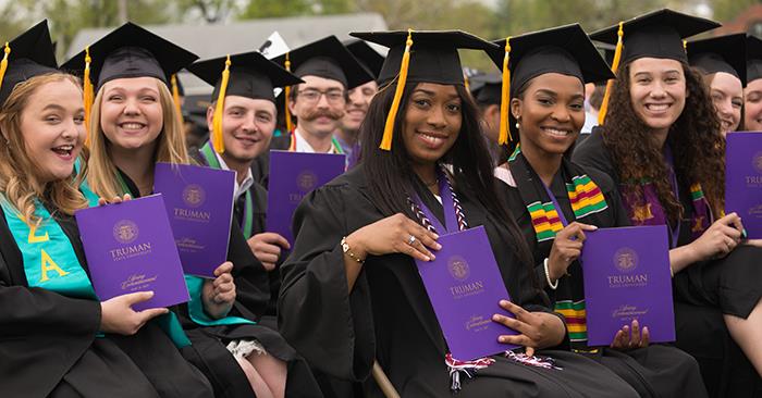 Spring19CommencementGrads.jpg 