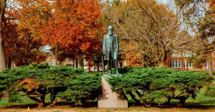 baldwinstatue1121.jpg 