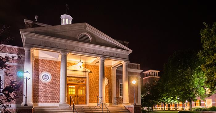 stockkirkmemorialatnight818.jpg 