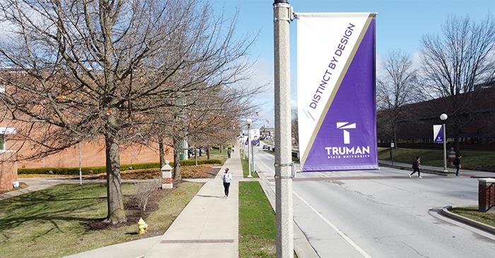 trumansidewalk322.jpg 